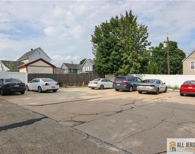 215 Washington Road - Photo Thumbnail 9