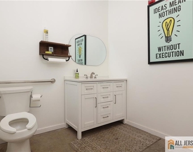 215 Washington Road - Photo Thumbnail 21