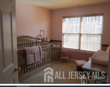 1056 Morning Glory Drive - Photo Thumbnail 5