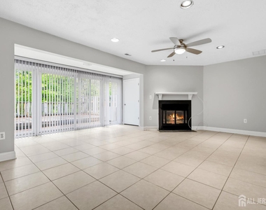 88 Wilshire Court - Photo Thumbnail 10