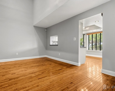 88 Wilshire Court - Photo Thumbnail 9