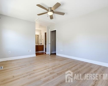 88 Wilshire Court - Photo Thumbnail 18