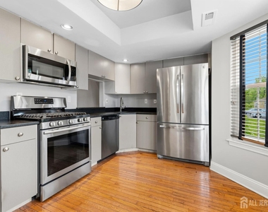88 Wilshire Court - Photo Thumbnail 4