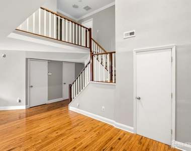 88 Wilshire Court - Photo Thumbnail 13