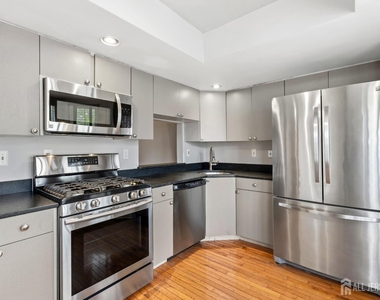 88 Wilshire Court - Photo Thumbnail 6