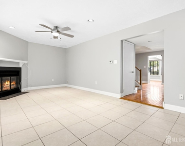 88 Wilshire Court - Photo Thumbnail 12