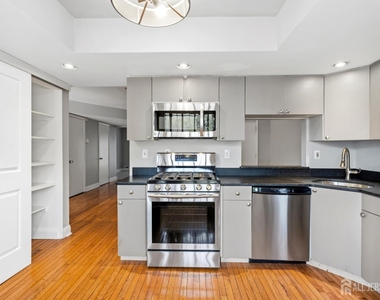 88 Wilshire Court - Photo Thumbnail 7