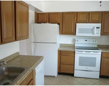10193 Farragut Court - Photo Thumbnail 1