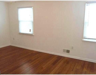 10193 Farragut Court - Photo Thumbnail 7