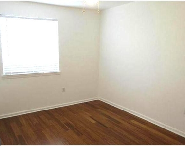 10193 Farragut Court - Photo Thumbnail 8