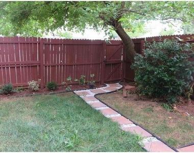 10193 Farragut Court - Photo Thumbnail 12