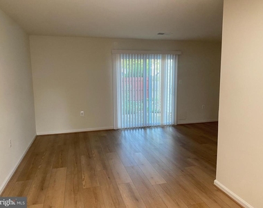 10175 Irongate Way - Photo Thumbnail 7