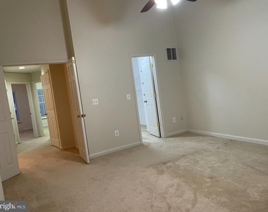 18405 Sierra Springs Square - Photo Thumbnail 18