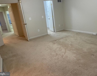 18405 Sierra Springs Square - Photo Thumbnail 17