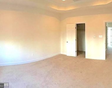 2094 Hutchison Grove Court - Photo Thumbnail 7