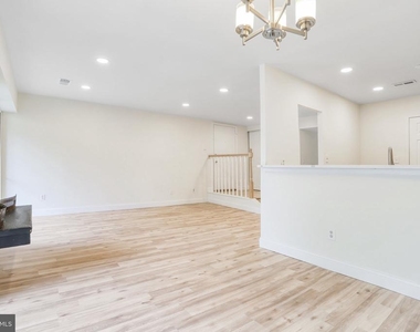 8067 Pantano Place - Photo Thumbnail 11