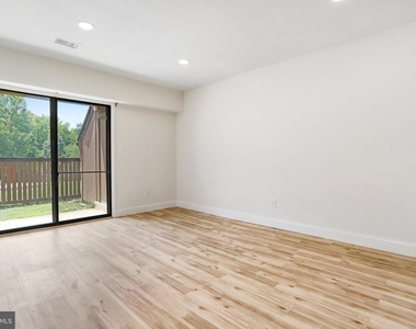8067 Pantano Place - Photo Thumbnail 24