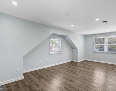 3120 Chepstow Lane - Photo Thumbnail 25