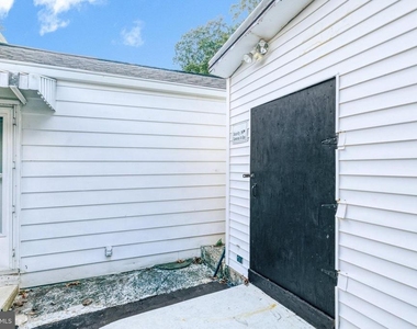 3120 Chepstow Lane - Photo Thumbnail 29