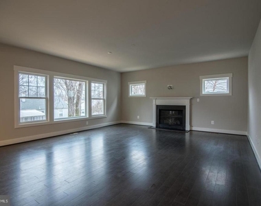 6928 Regent Lane - Photo Thumbnail 29