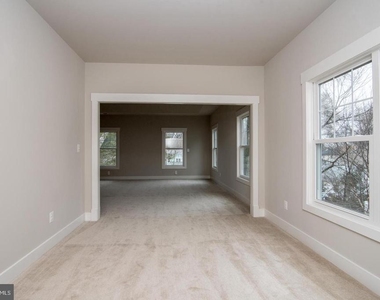 6928 Regent Lane - Photo Thumbnail 49