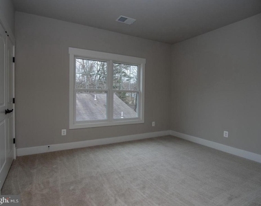 6928 Regent Lane - Photo Thumbnail 34