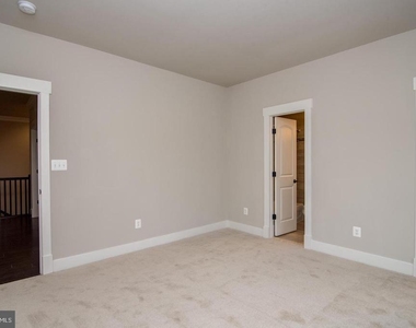 6928 Regent Lane - Photo Thumbnail 44