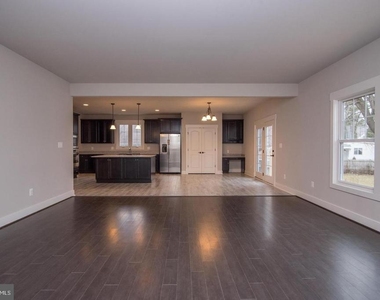 6928 Regent Lane - Photo Thumbnail 32