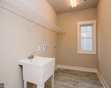 6928 Regent Lane - Photo Thumbnail 48