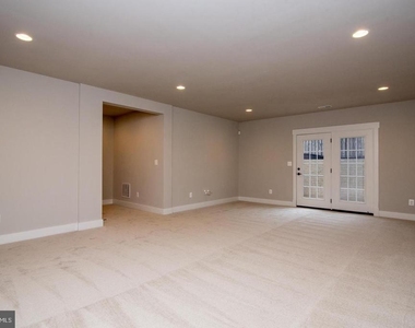 6928 Regent Lane - Photo Thumbnail 71