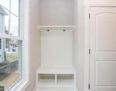 6928 Regent Lane - Photo Thumbnail 17