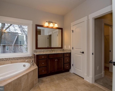 6928 Regent Lane - Photo Thumbnail 63