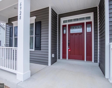 6928 Regent Lane - Photo Thumbnail 79