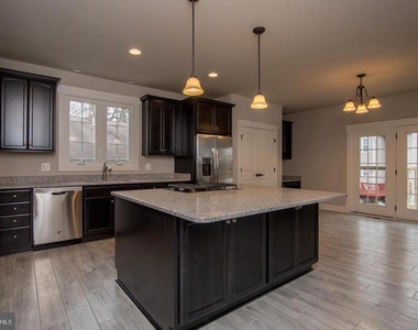 6928 Regent Lane - Photo Thumbnail 22