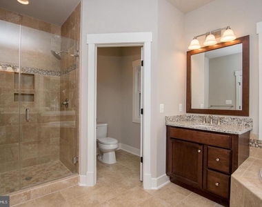 6928 Regent Lane - Photo Thumbnail 56