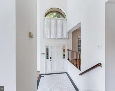 1443 Hampton Hill Circle - Photo Thumbnail 7