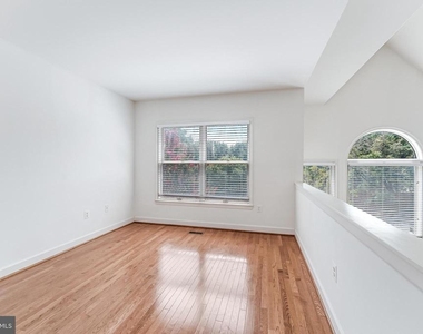 1443 Hampton Hill Circle - Photo Thumbnail 9