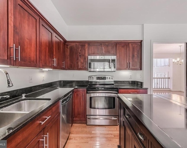 1443 Hampton Hill Circle - Photo Thumbnail 15