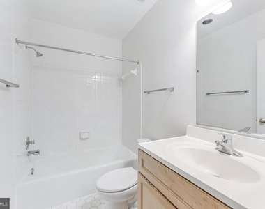 1443 Hampton Hill Circle - Photo Thumbnail 33