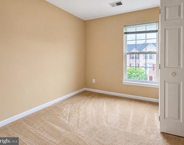 2527 Banshire Drive - Photo Thumbnail 9