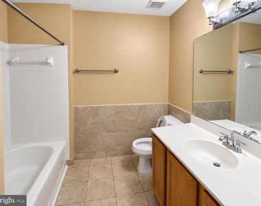 2527 Banshire Drive - Photo Thumbnail 8