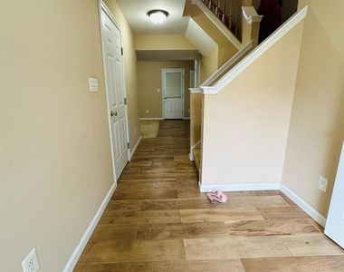 2527 Banshire Drive - Photo Thumbnail 13