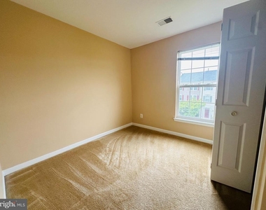 2527 Banshire Drive - Photo Thumbnail 23