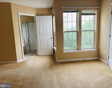 2527 Banshire Drive - Photo Thumbnail 11