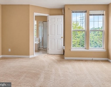 2527 Banshire Drive - Photo Thumbnail 5