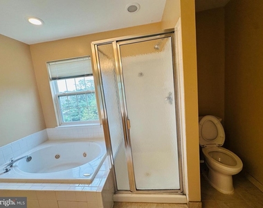 2527 Banshire Drive - Photo Thumbnail 15
