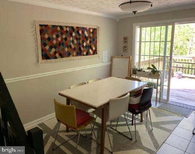 2124 Glenn Spring Court - Photo Thumbnail 8
