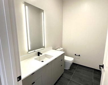3030 Potomac Avenue - Photo Thumbnail 7
