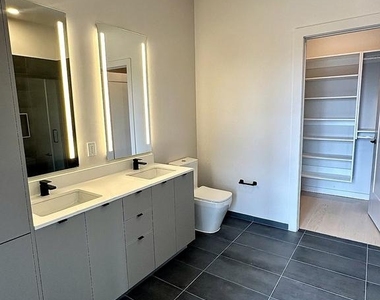 3030 Potomac Avenue - Photo Thumbnail 8