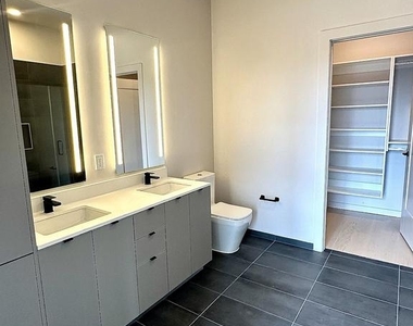 3030 Potomac Avenue - Photo Thumbnail 10